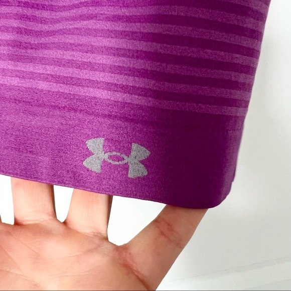 5/$35🍑 Like-New Under Armour Seamless Purple Mini-Stripe Workout Tank - Picture 5 of 5